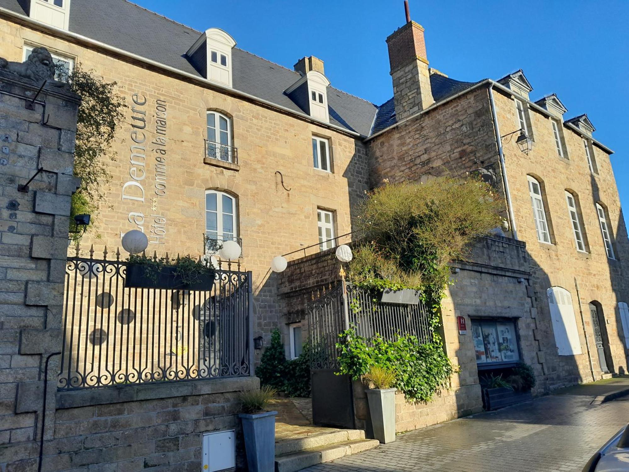 La Demeure Hotel Guingamp Buitenkant foto